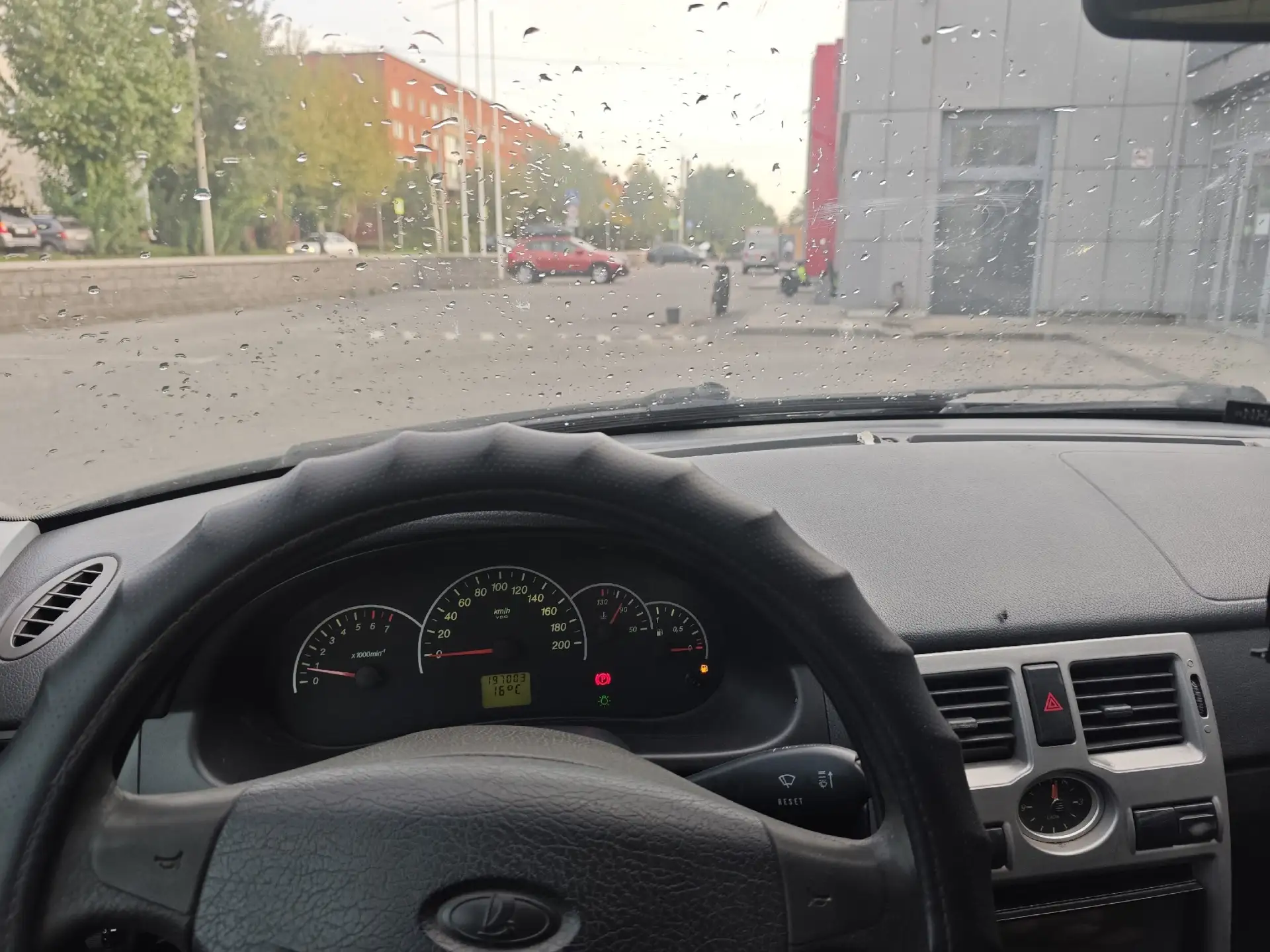 Продам приору 150к