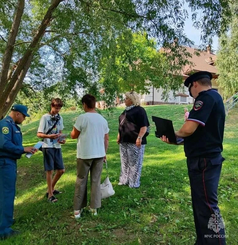 🛟 
Накануне выходных вновь напоминаем: вода - опасная стихия!

Период жаркой погоды продолжается, н