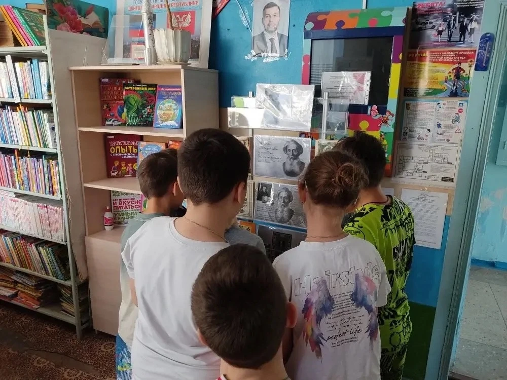 Великое наследие Владимира Даля: Путешествие в мир слов и мудрости!

Сегодня наша летняя пришкольная