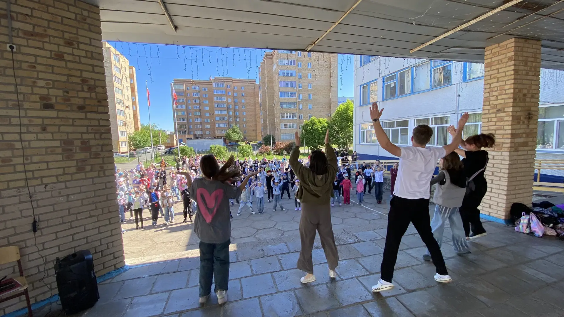 🌞 Лето начинается! 🌞

Сегодня мы официально открыли наш пришкольный лагерь, и это было просто ВОЛШ