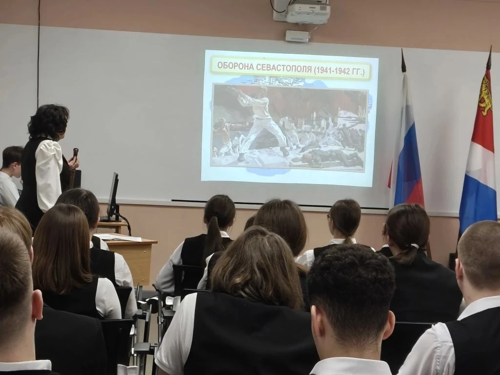 Сегодня в День воссоединения Крыма с Россией в стенах Губернаторского лицея состоялись тематические 