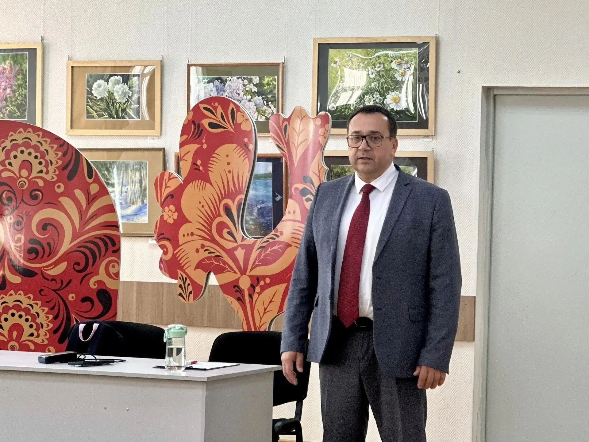 «Вернуться, чтобы созидать»: в Доме дружбы народов обсудили будущее ижемской молодежи