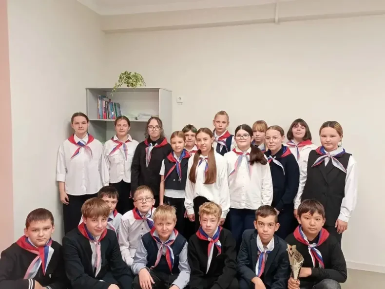Стиль и дисциплина: в Колосовской школе новая традиция! ✨