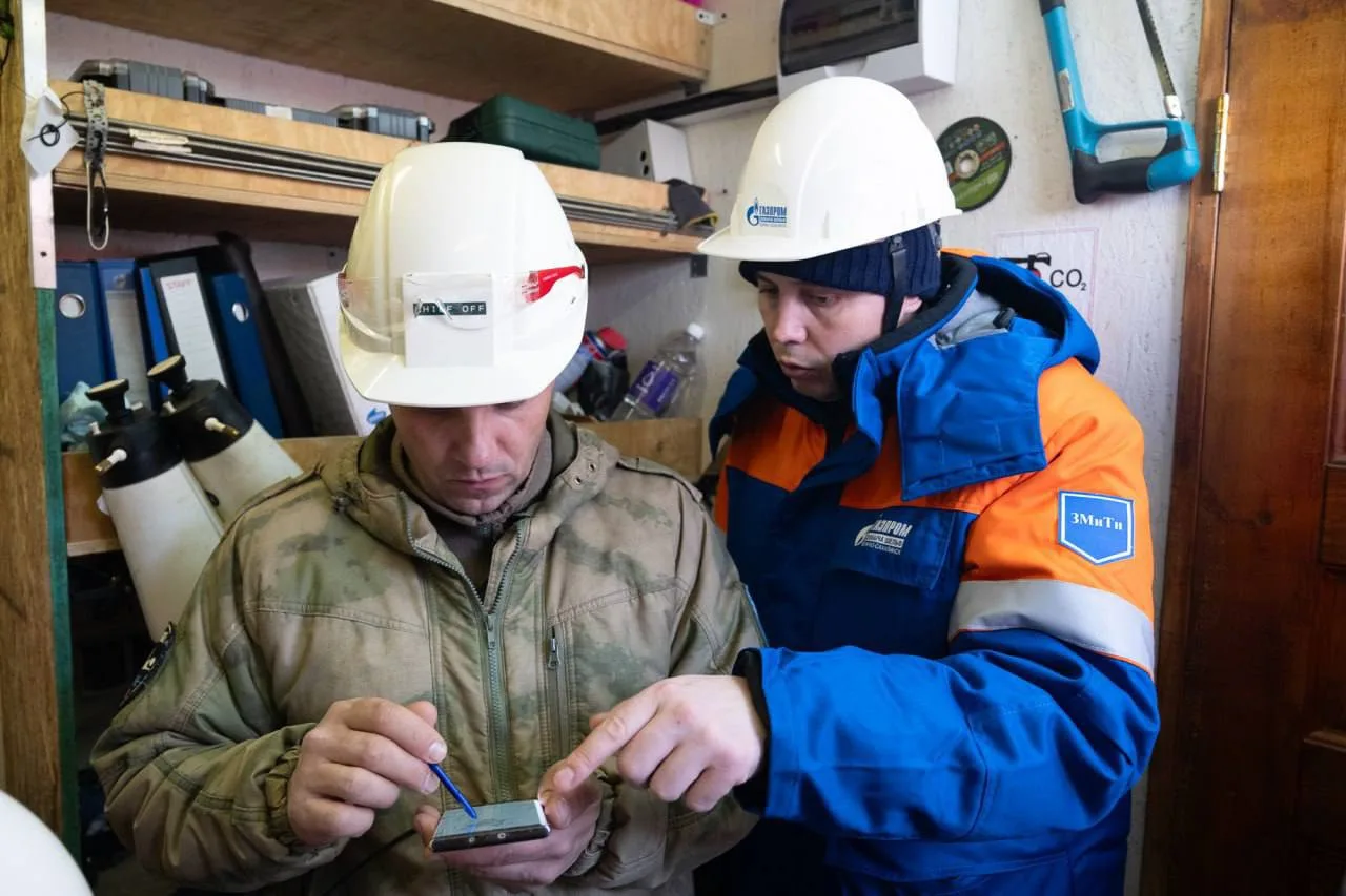 При содействии «Газпром добыча шельф Южно-Сахалинск» из моря на Сахалине подняли двигат...