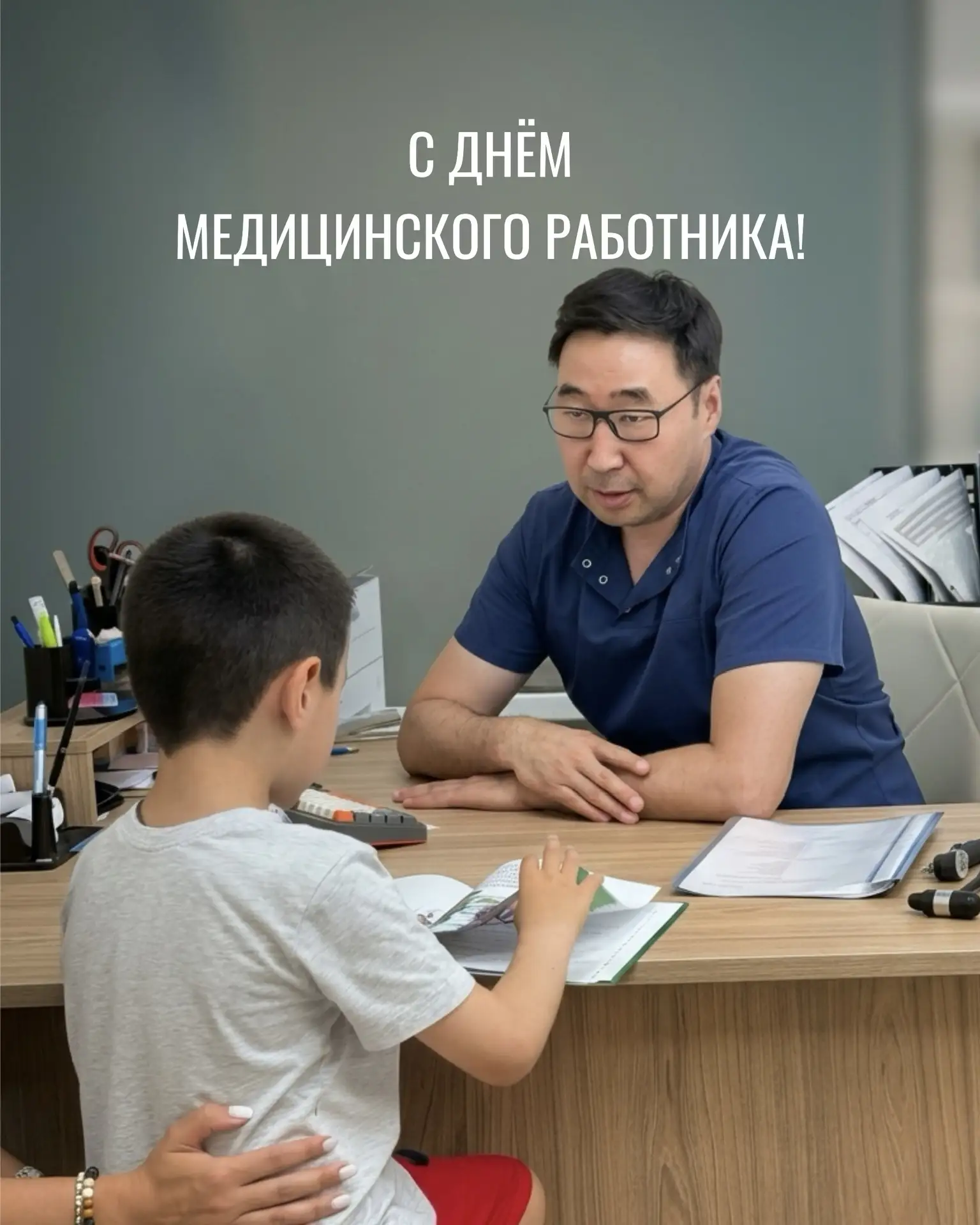 В пылу работы, вихре жизни. 
Мгновения-век: чудес прекрасных.
Рождение, поток событий, закат и новый