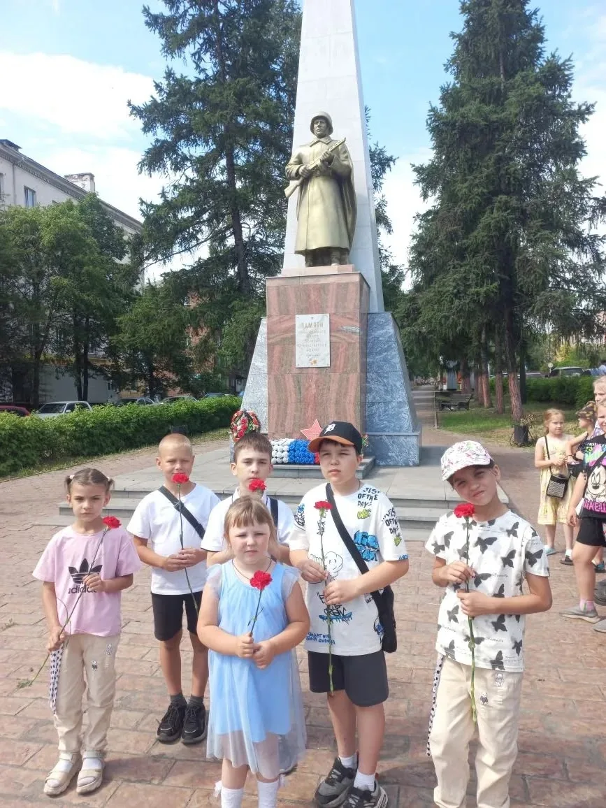 🇷🇺 Мы — часть великой страны!

Сегодня ребята нашего лагеря «Солнышко» приняли участие в торжестве