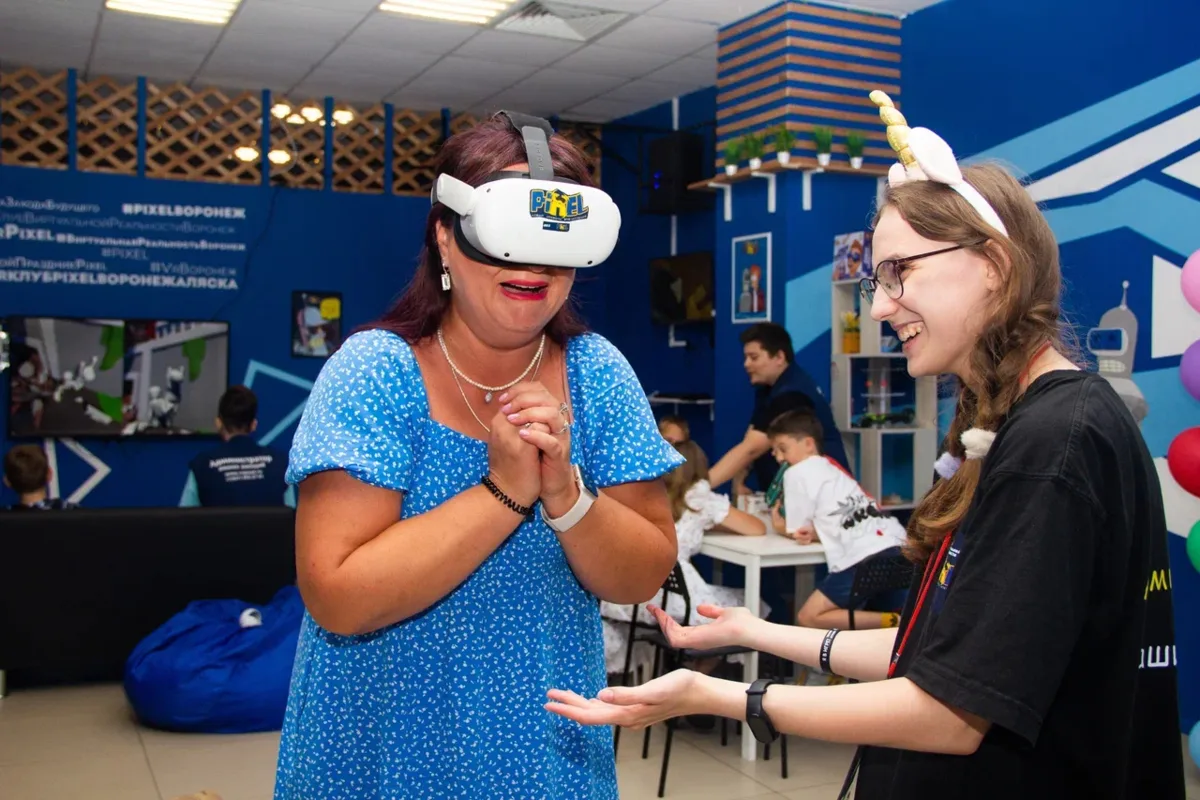 Знакомство с VR PIXEL: клуб в БЦ «Аляска» 🏢