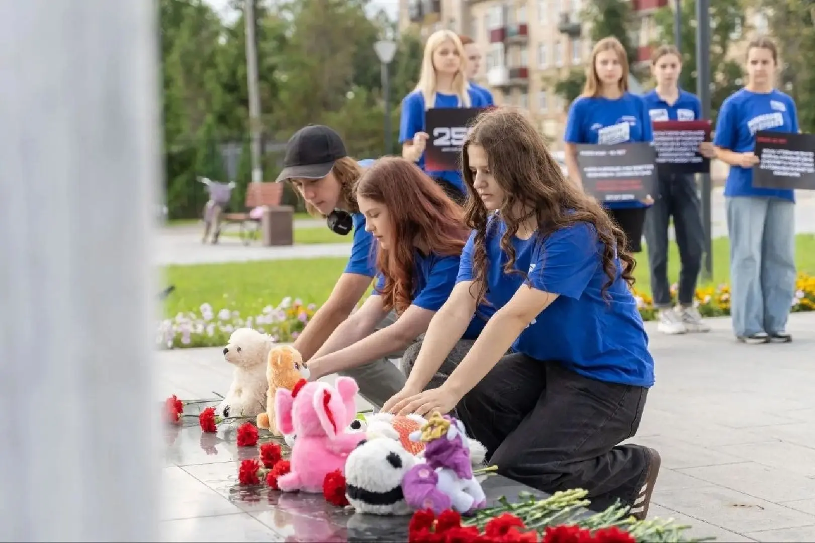 В Жуковском почтили память детей, ставших жертвами войны в Донбассе.

С 2014 года от обстрелов погиб