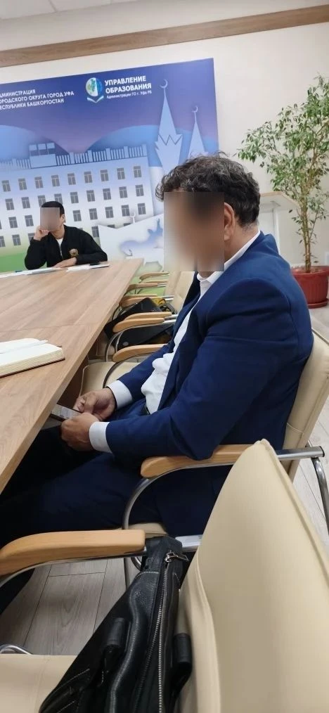 «Перешли на дворовый жаргон»: уфимец пожаловался на чиновника, который «сидел в телефон...