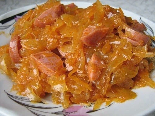 Секрет вкусной капусты с сосисками быстро сытно бюджетно 🥘