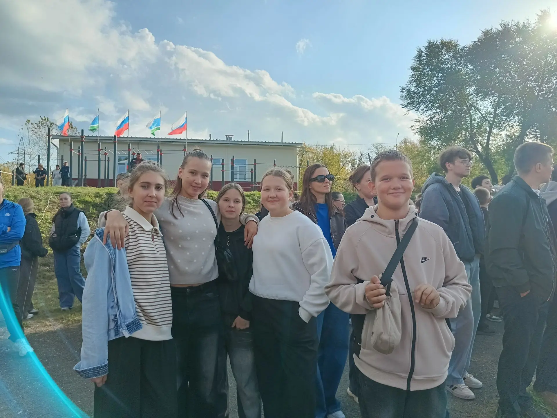 Активисты 6Б класса приняли участие в акции «10.000 шагов к жизни». За веселыми разгово...