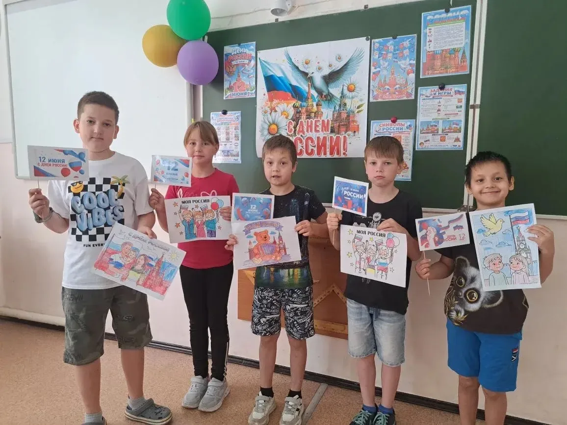 Сегодня в нашем лагере — настоящий взрыв красок и фантазии! Мы объявили конкурс рисунков «Что такое 