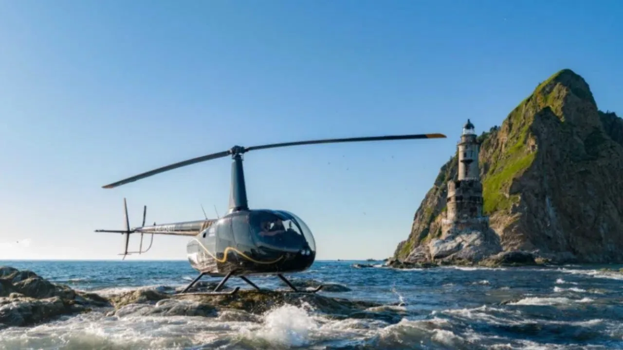🚁 Новосибирец первым в мире посадил вертолёт у маяка Анива