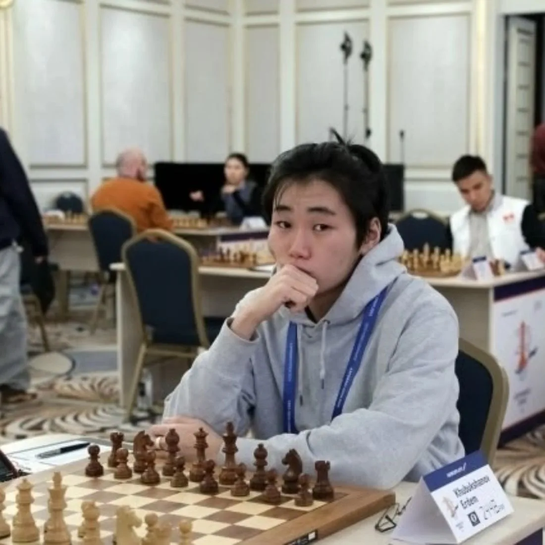 ♟Эрдэм стартует черными!
