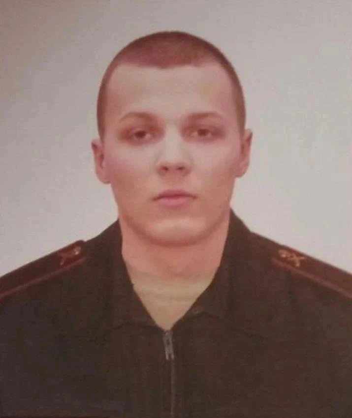 СТРАНИЧКА "НАШИ - ГЕРОИ" Находясь на огневой позиции вблизи населенного пункта, под воз...