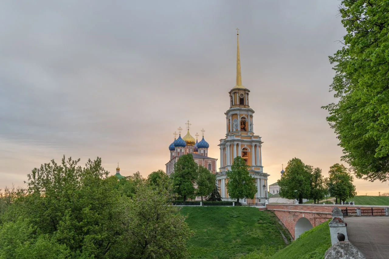 🙏 Доброе утро, дорогие братия и сестры! Мира и благословения Божия на грядущий день!

📖 Царь Небес