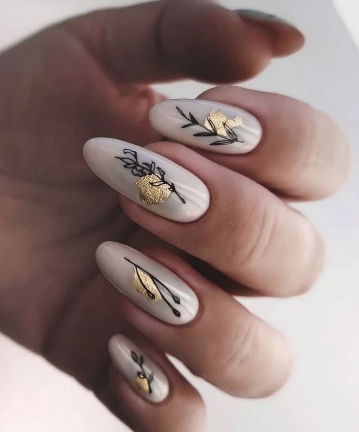 Первый по ногтям 🌸