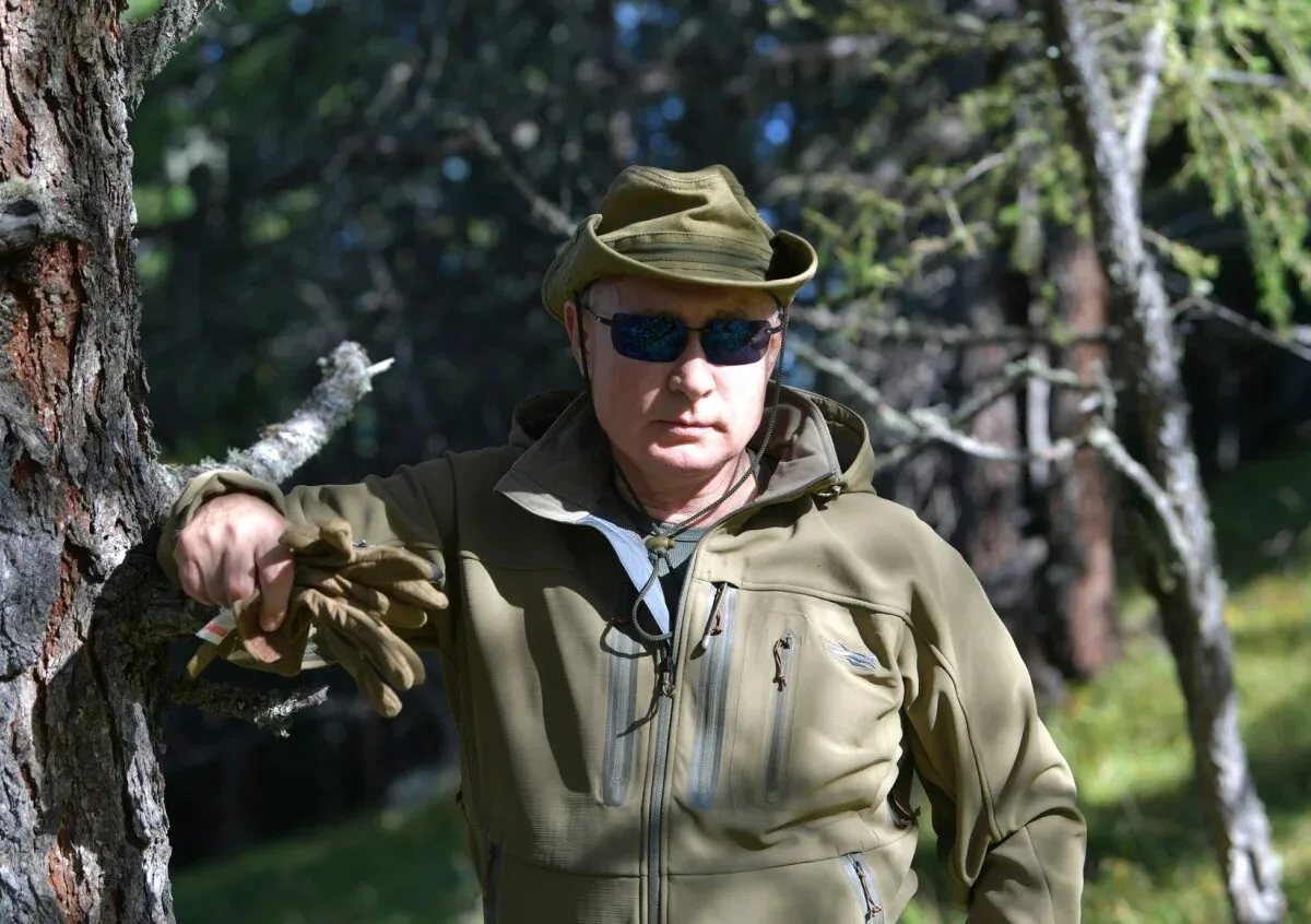 🐅Владимир Путин встретил тигра в Приморье во время поездки в лес