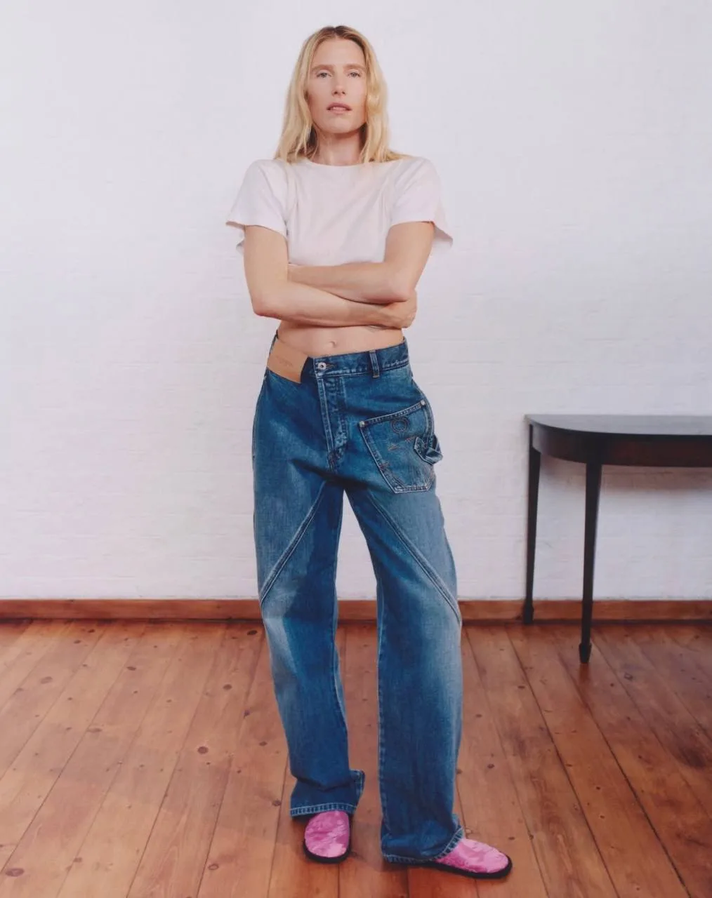 Любим кампейны с денимом, тем более если от JW Anderson. Сразу узнали главную героиню в...