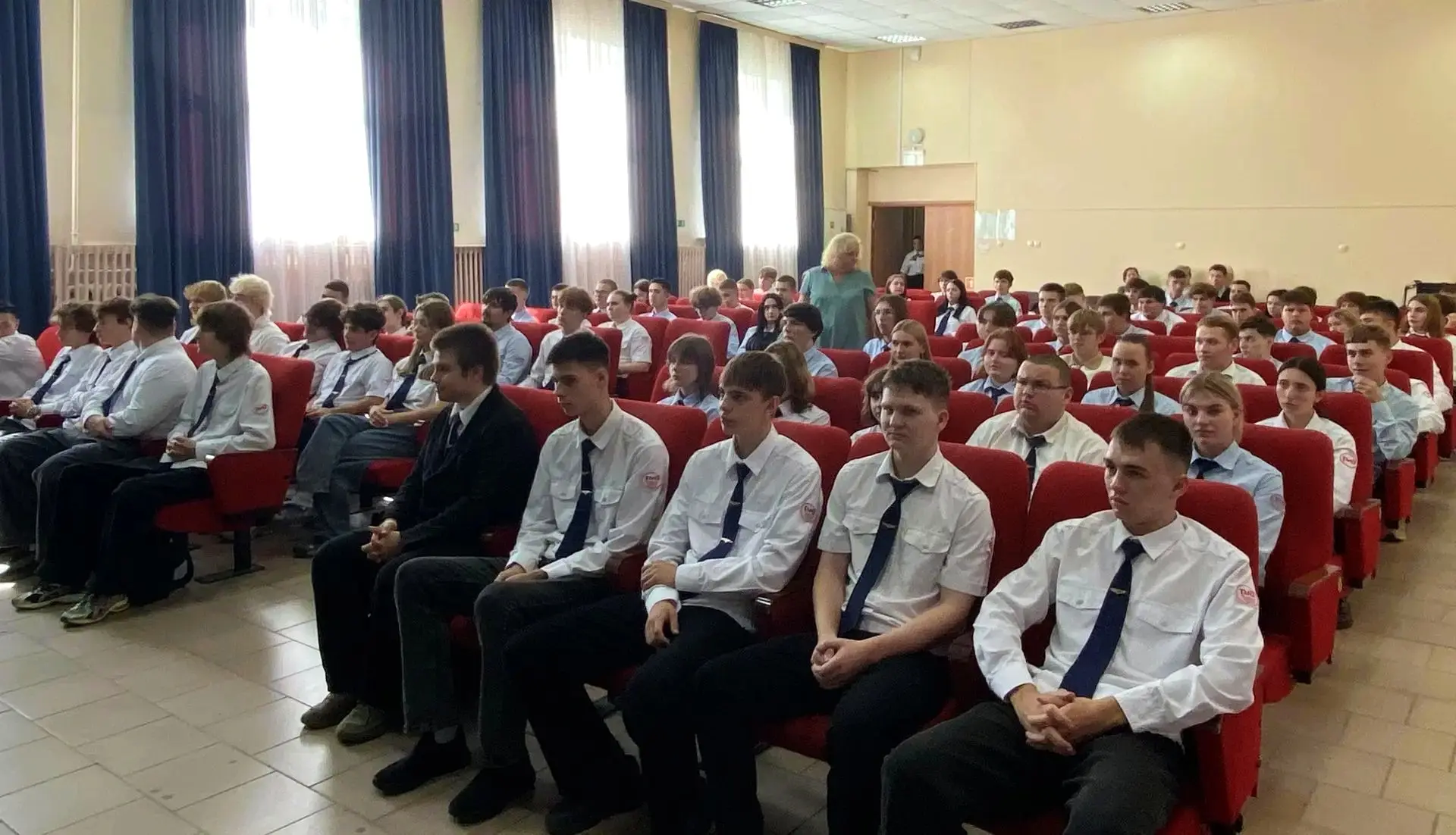 Более 100 молодых избирателей, учащихся Узловского железнодорожного техникума - филиала...