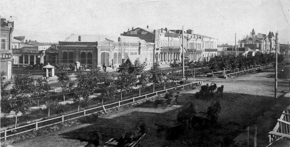 Главная улица, которая менялась вместе с городом