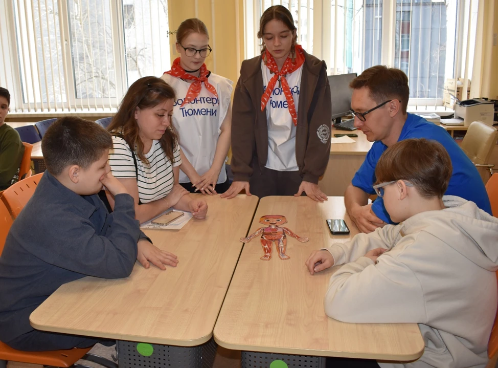 В субботу в нашей школе состоялся семейный фестиваль «Родные-любимые». Это мероприятие является част