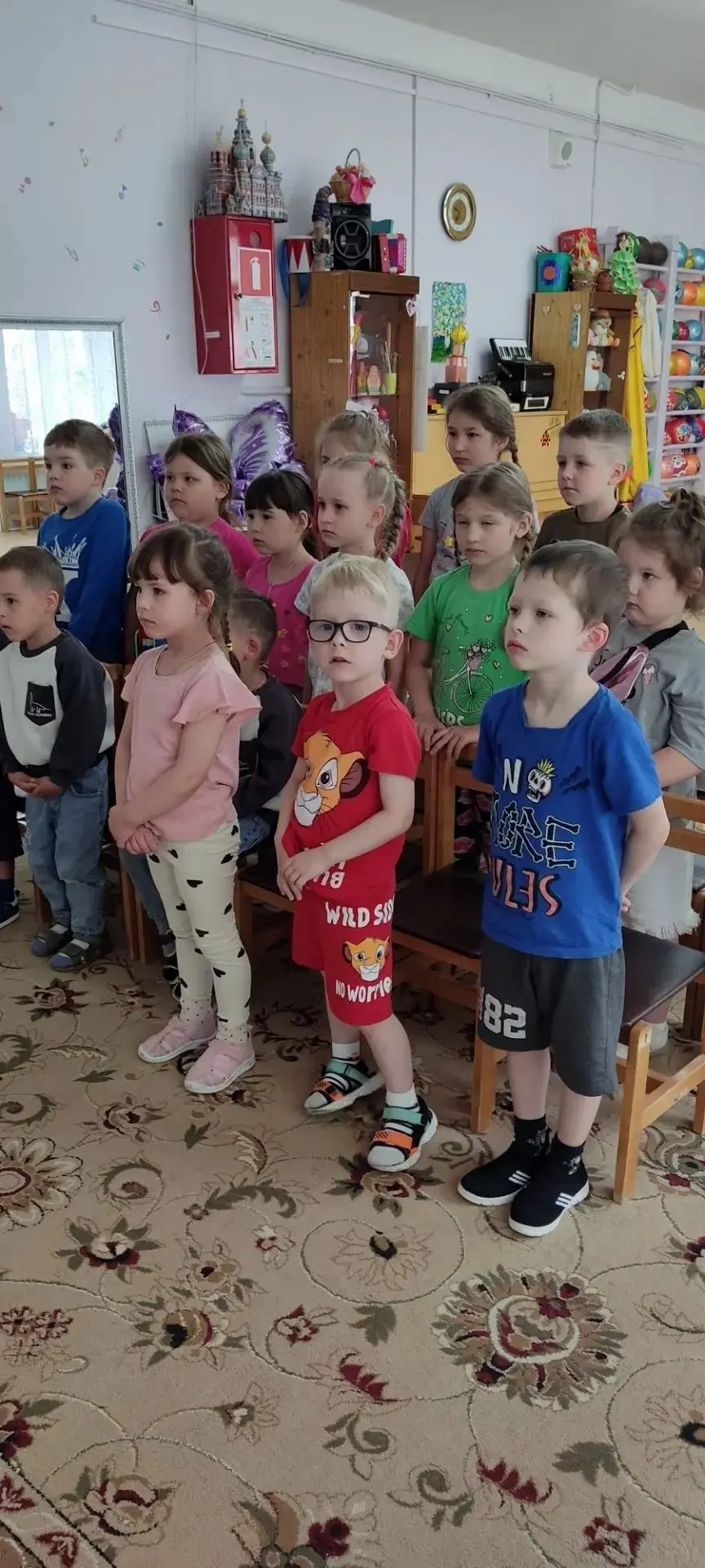 В старших группах прошло мероприятие, посвященное Дню памяти и скорби. Дети посмотрели ...