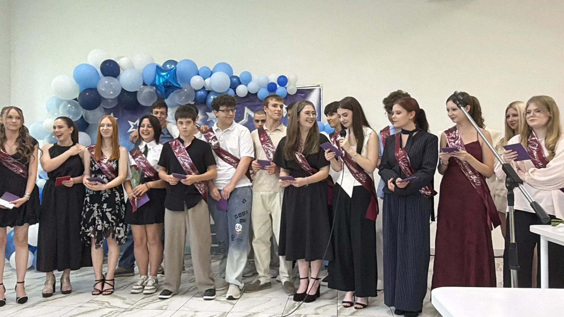🎓 Вчера, 30 июня, мы провожали во взрослую жизнь наших девятиклассников! 🎉В школе цар...