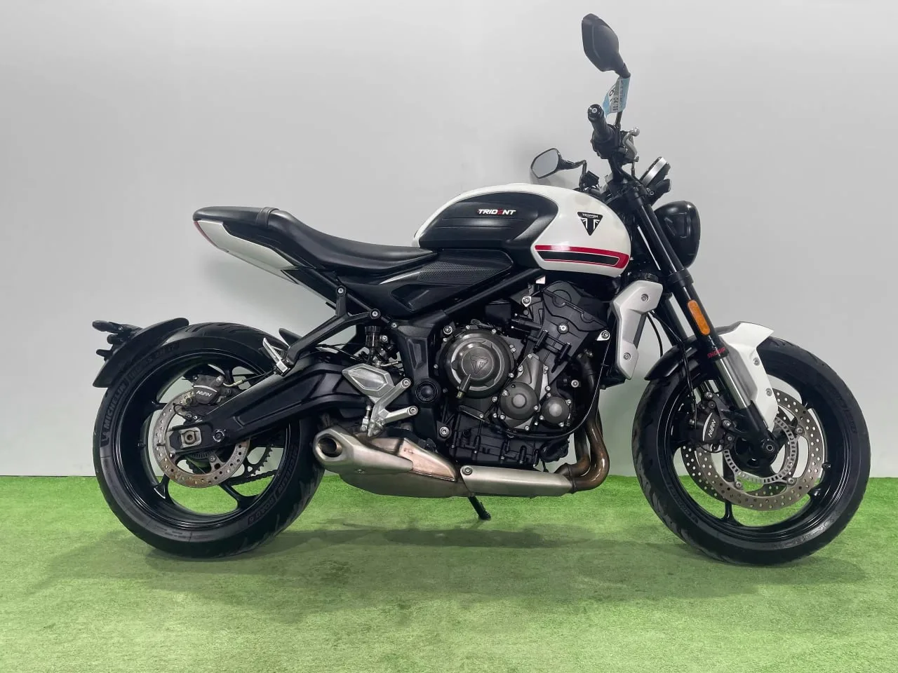TRIUMPH TRIDENT 660 в наличии во Владивостоке  Характеристики:  - 2021 год - объем 660 см3 - Аукцион