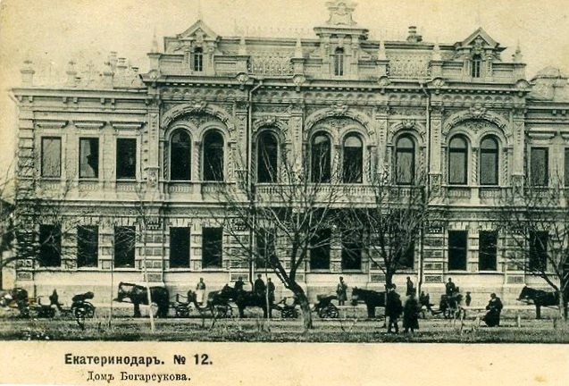 ОСОБНЯК КУПЦОВ БОГАРСУКОВЫХ  Своим внешним и внутренним видом этот дом в начале ХХ века затмил все о