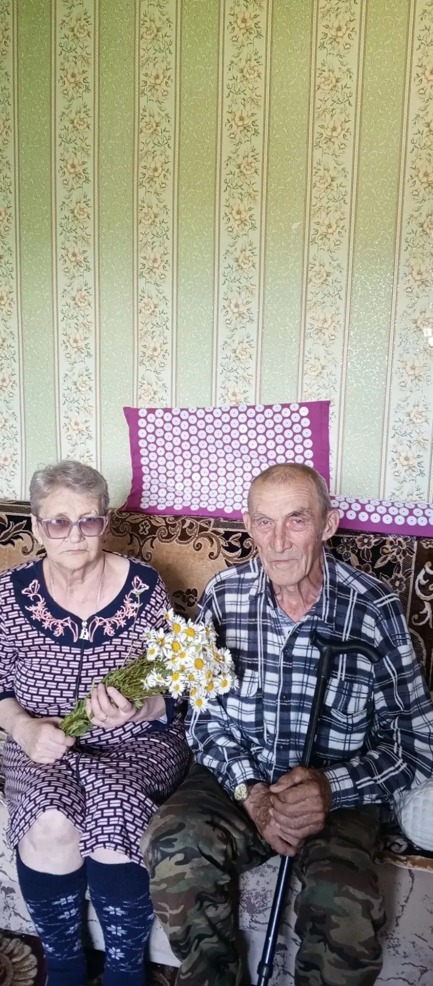Сегодня, в День семьи, любви и верности, социальные работники отделения надомного социального обслуж