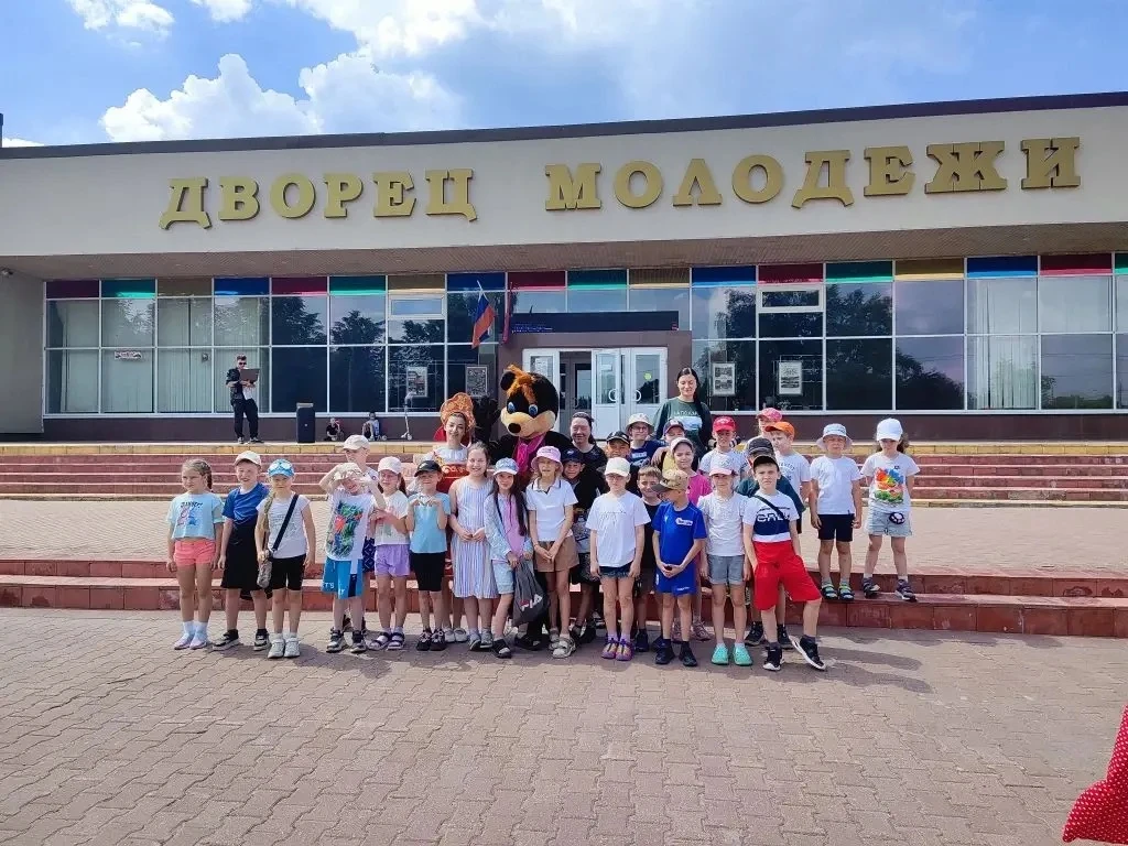 🎉 Вторая неделя в школьном лагере: «Время открытий и дружбы!» 🌞

Первая неделя пролетела на одном 