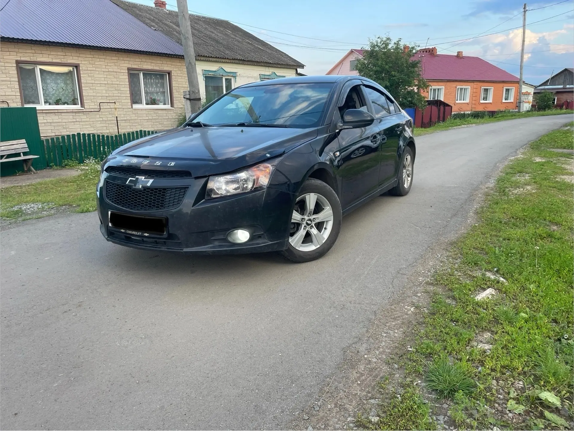 Продам Chevrolet Cruze. 2012гв.  1.6 механика, состояние хорошее как внешне так и техническое.Кузов 