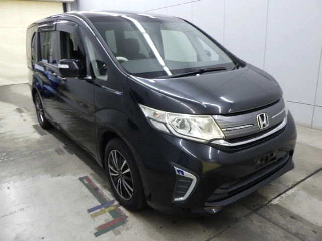 Honda Step Wagon Spada • 🇯🇵
