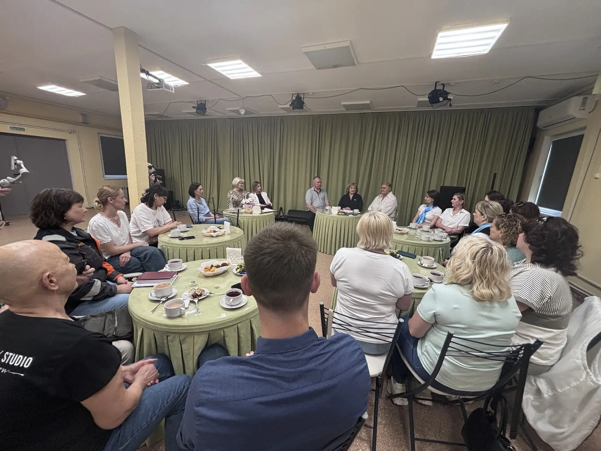 Сегодня в парке прошла высадка яблонь «Аллеи труда» с представителями профсоюзов МО Богданович и Пре