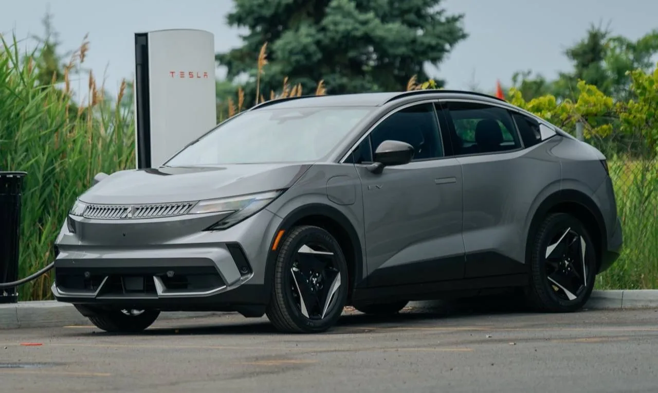 ⚡ Mitsubishi готовит возрождение легендарного Eclipse в новом формате. 

Уже этой осенью компания пр