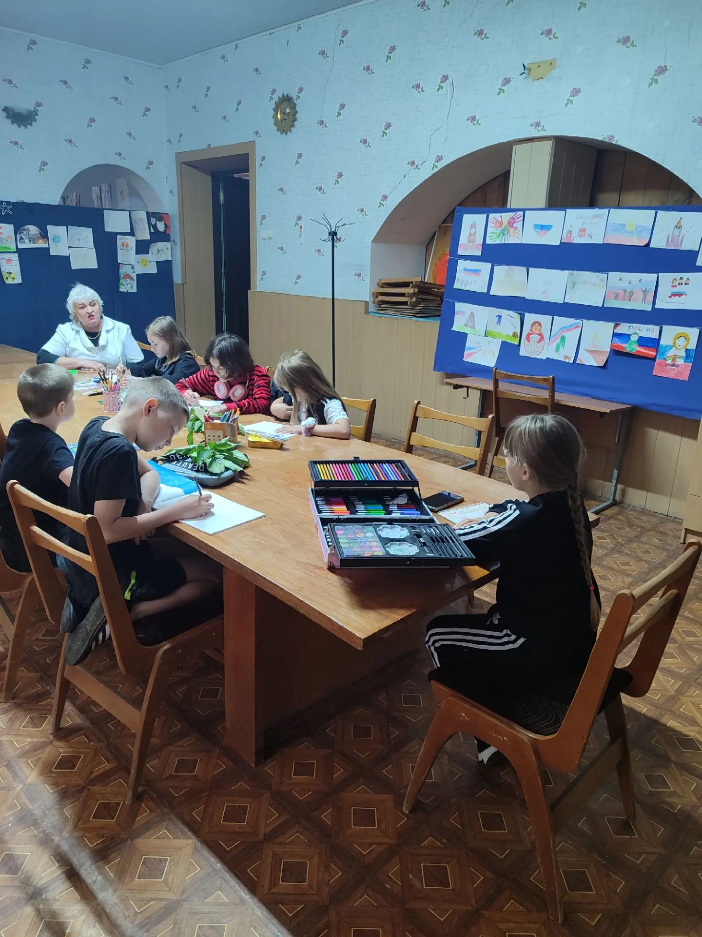 18 июня 2026 года в Чаплинском центре детского и юношеского творчества в кружке рисования ДарВинчи п