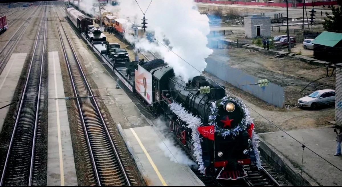 🚂Сегодня на станции Тыгда состоялась торжественная встреча ретропоезда «Победа». Поезд сделал остан