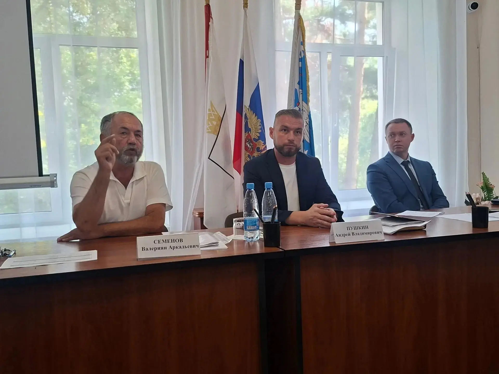 Министр здравоохранения республики В.Ю. Гладнев принял участие в 13-й очередной сессии ...