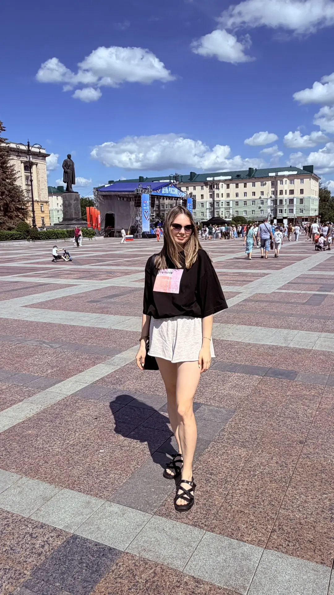 Всех с праздниками и настоящей жарой☀️

Очень хочется пожелать всем нам мирного неба над головой!♥️�