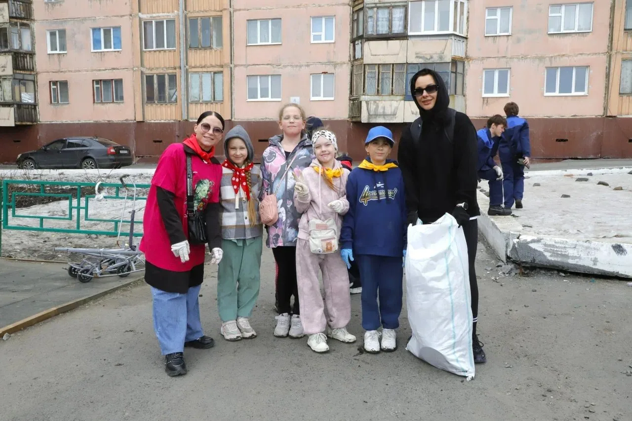 Оганер превратил субботник в праздник чистоты и добра! 🧹

В минувшие выходные около трёхсот жителей