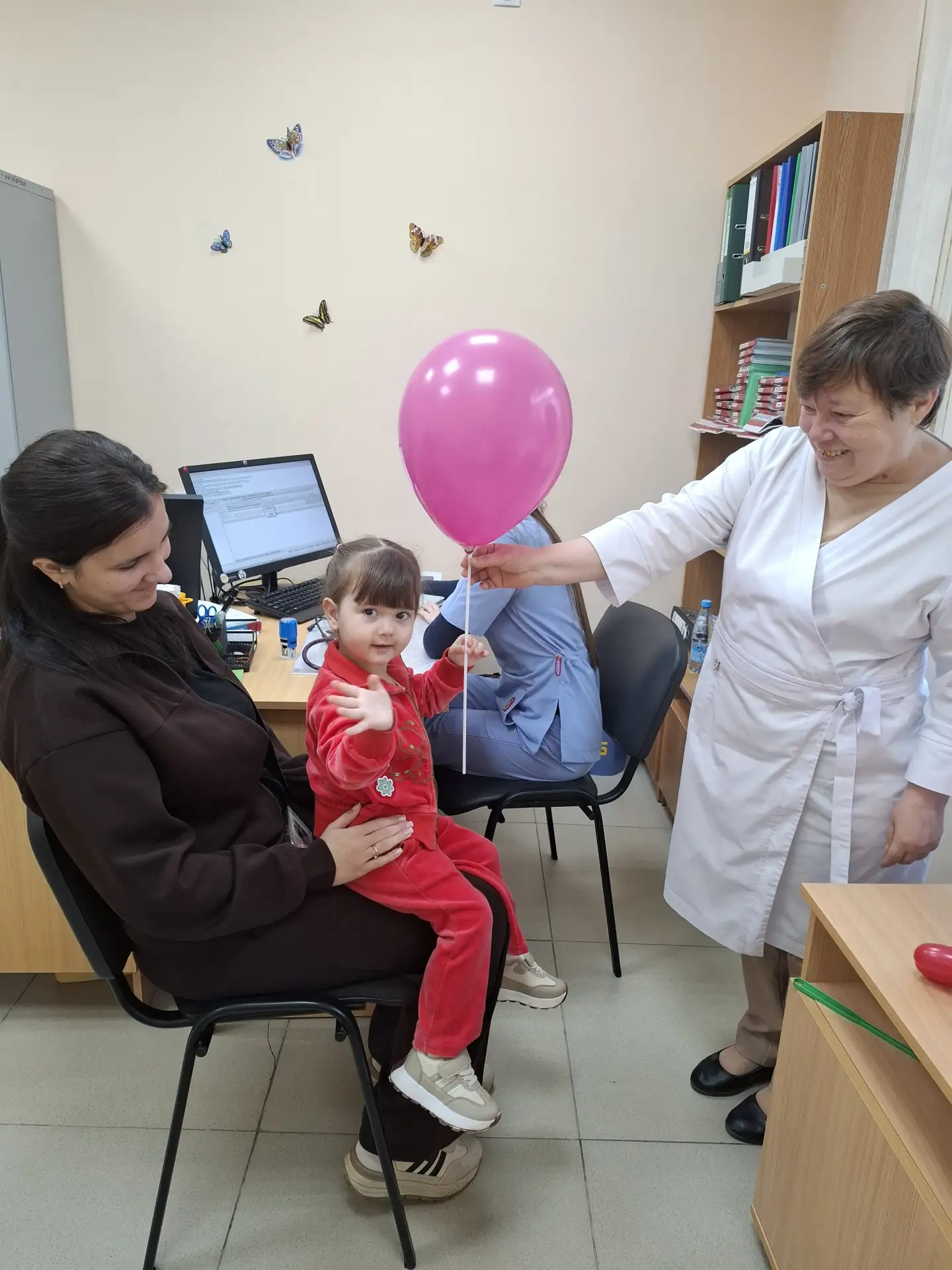 Праздник детства в Брюховецкой ЦРБ: сказочные герои дарят радость маленьким пациентам
🥳☀️✨ 1 июня 2
