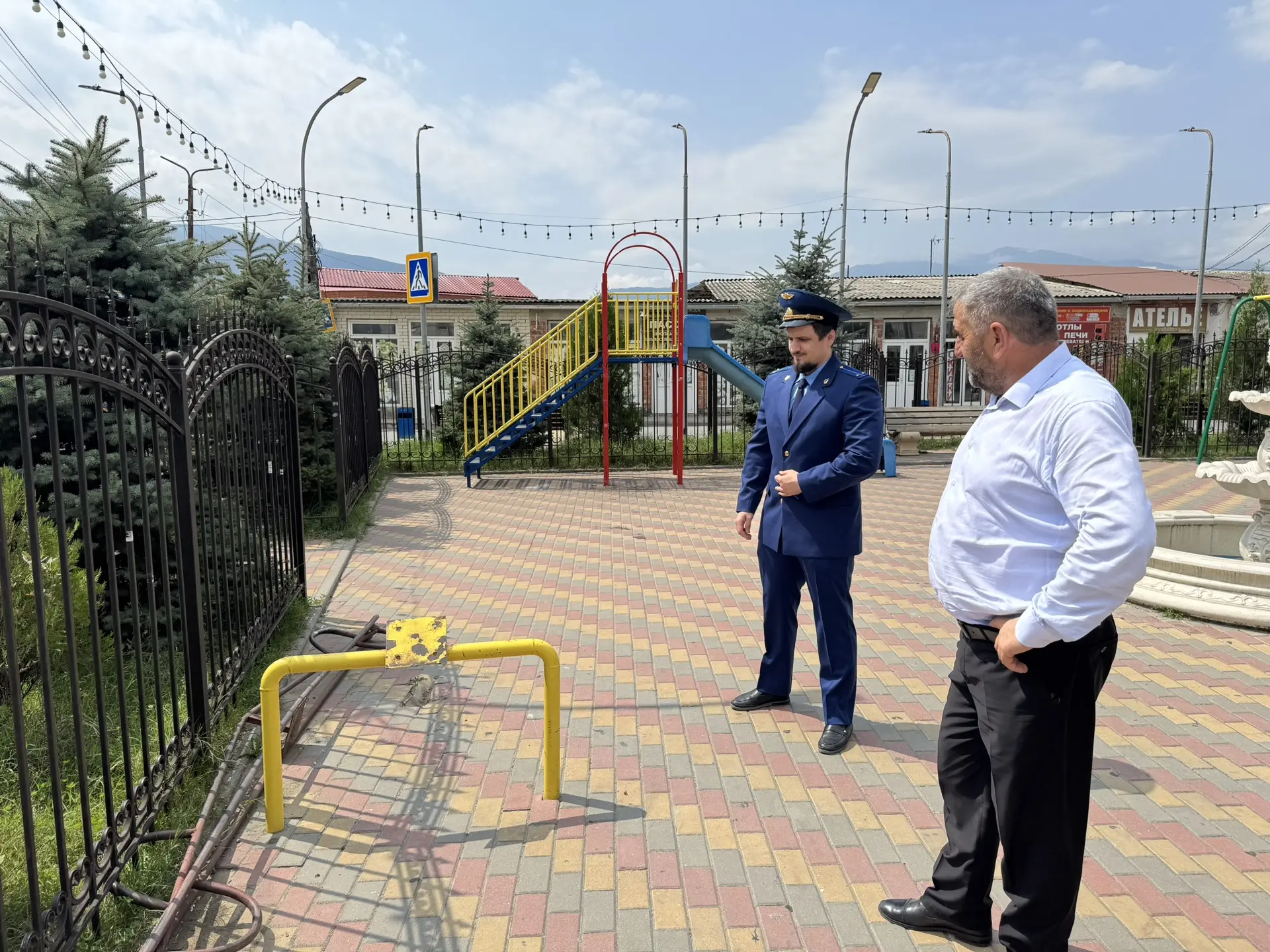 Прокуратура потребовала устранить угрозу безопасности детей в Ботлихском районе