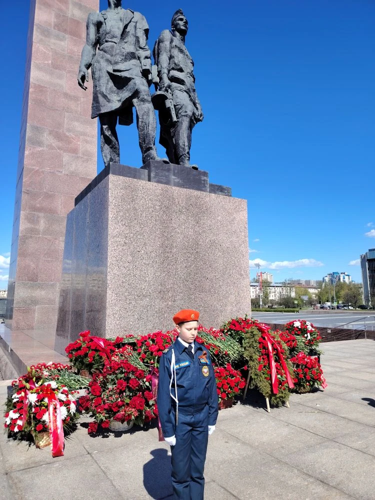 В преддверии великого праздника – Дня Победы – наши кадеты вновь заступают на Почетный караул на пло