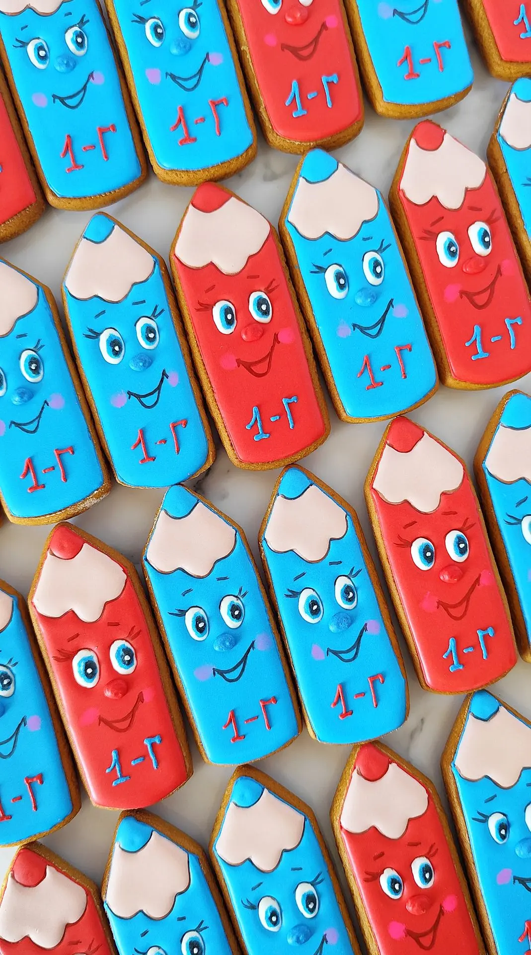 И на завершение работ к 1 Сентября 🔔 пряники карандаши 🖍️ для ребят и девчонок 1-Г кл...