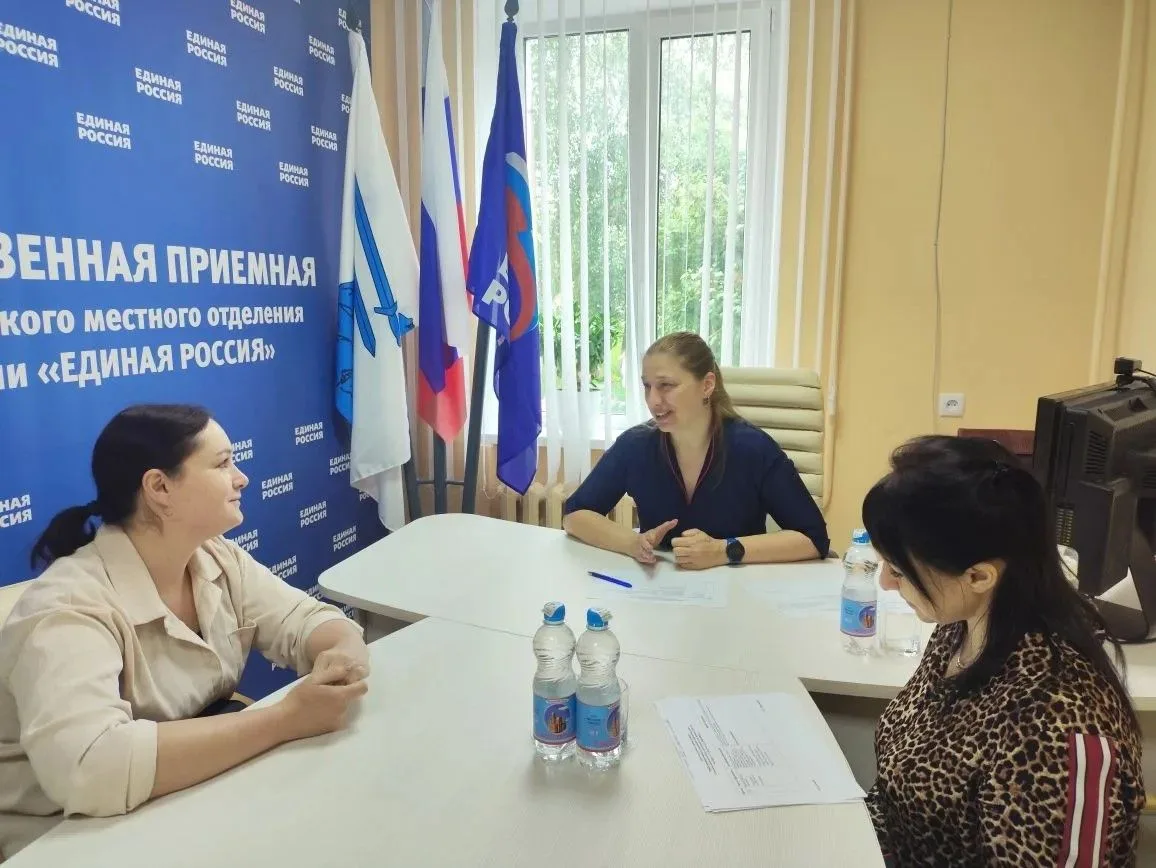 Провела личный приём граждан в Яковлевском округе. Жители обратились для решения вопрос...