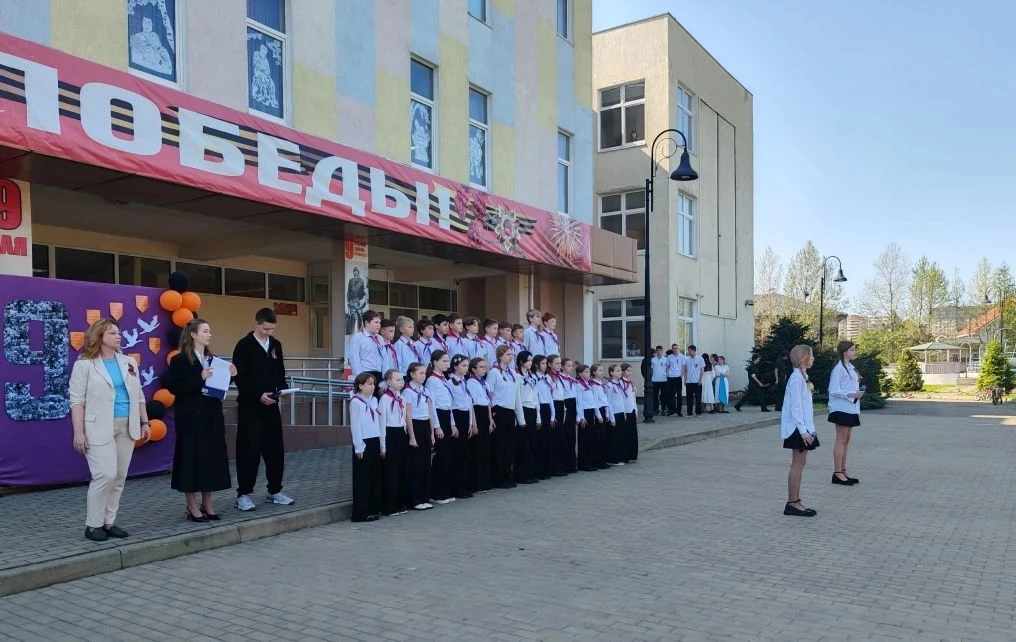 🎖️ «От героев былых времен…» — торжественная линейка к 81-й годовщине Великой Победы  В этом году, в
