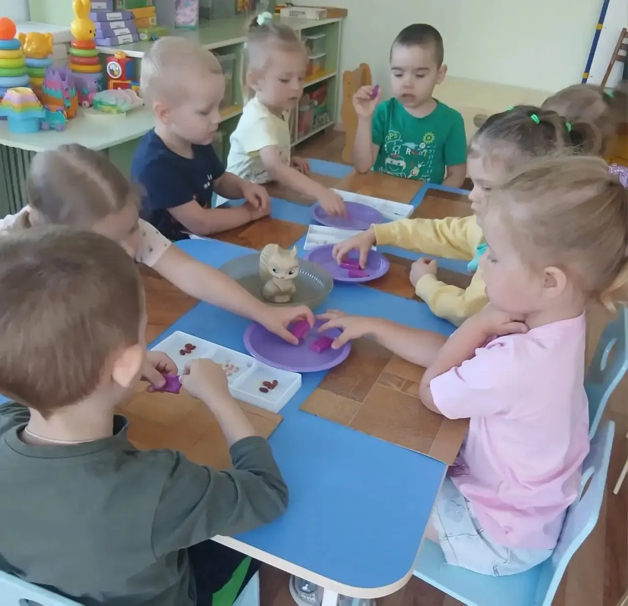 У воспитанники второй младшей группы прошло увлекательные занятия по лепке! Ребята с большим энтузиа