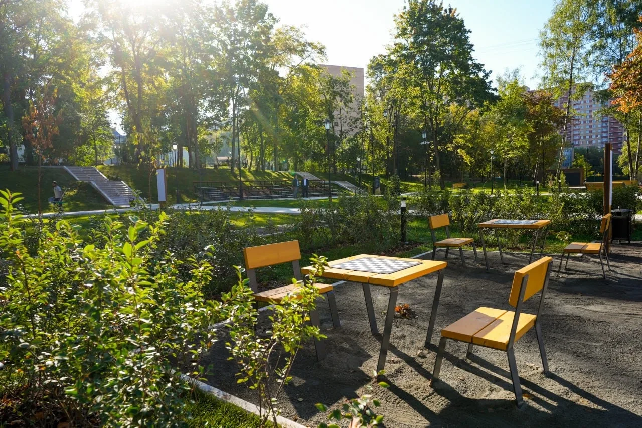 🌳 Сквер у усадьбы «Лыткарино» — место, где история города соединяется с современным ко...