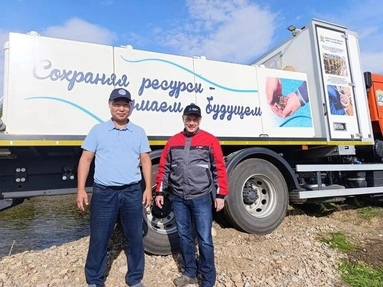🐟 Омуль возвращается: тысячи мальков отправились в Байкал